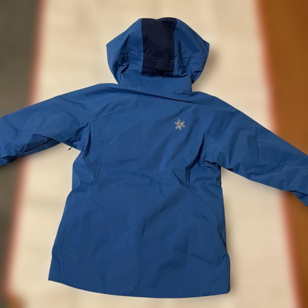 Goldwin W’s G-Solid Color Hooded Jacket