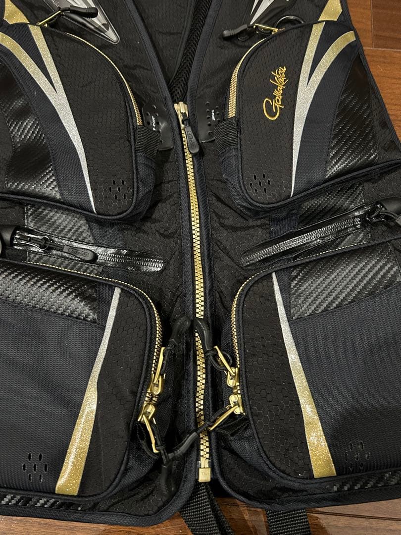 Gamakatsu フローティングベスト GM-2188 黒‪×金 LLサイズ