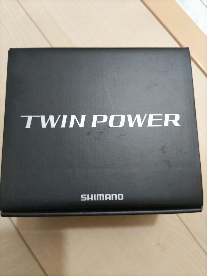 ＧＷまで出品。 美品！ 20ツインパワー4000XG C5000XGスプール付き