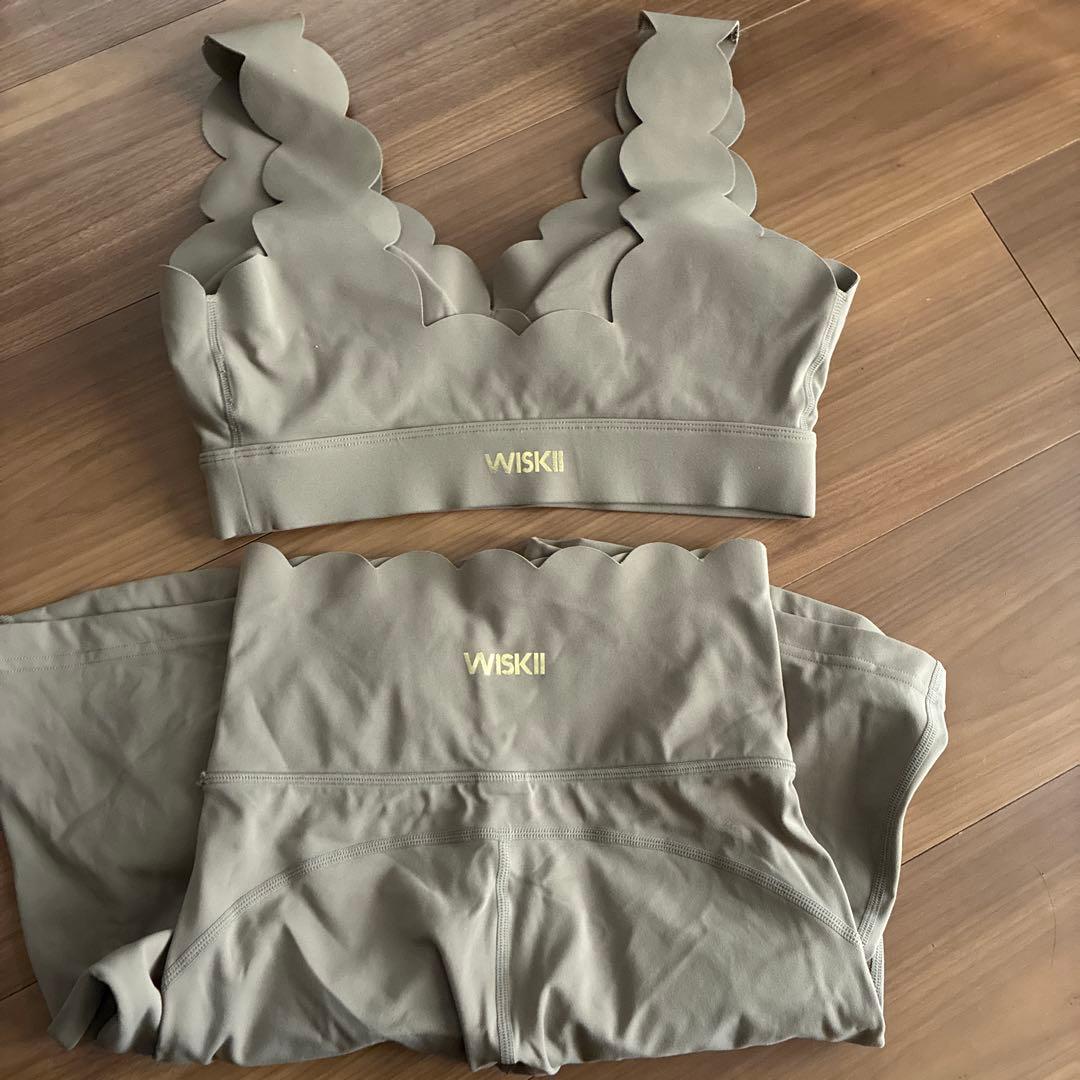 WISKI スカラップデザイン ヨガウェア セット