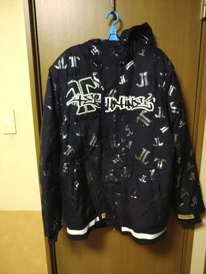 大雪シーズン到来！！テックナイン　ダウンスタイルジャケットとパンツ