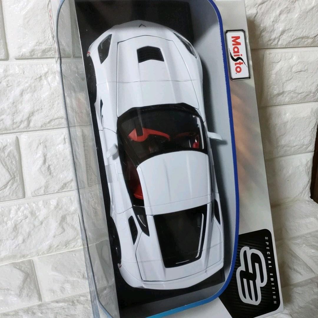 《ミニカー》Maisto『2014コルベットスティングレイ』wht 1/18