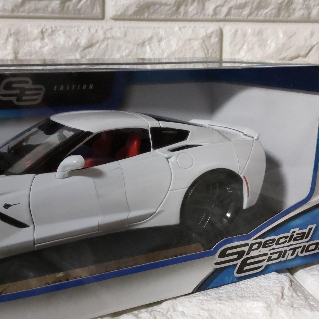 《ミニカー》Maisto『2014コルベットスティングレイ』wht 1/18