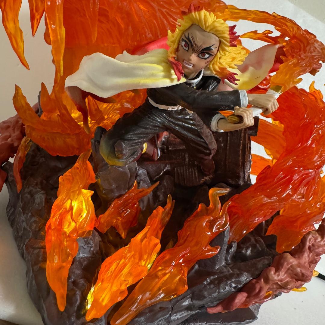 鬼滅の刃　煉獄杏寿郎　炎柱　特大　フィギュア 炎柱 LED点灯　無限夢列車編