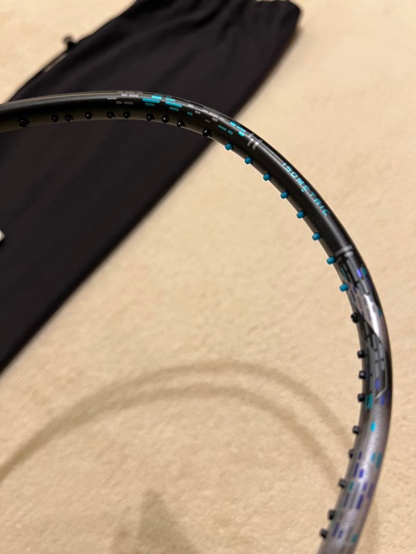 新品同様　ヨネックス　アストロクス88プロ　4UG5