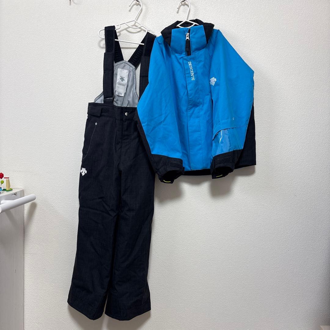 DESCENTEデサント120㎝スキーウェア　スノボ雪遊び