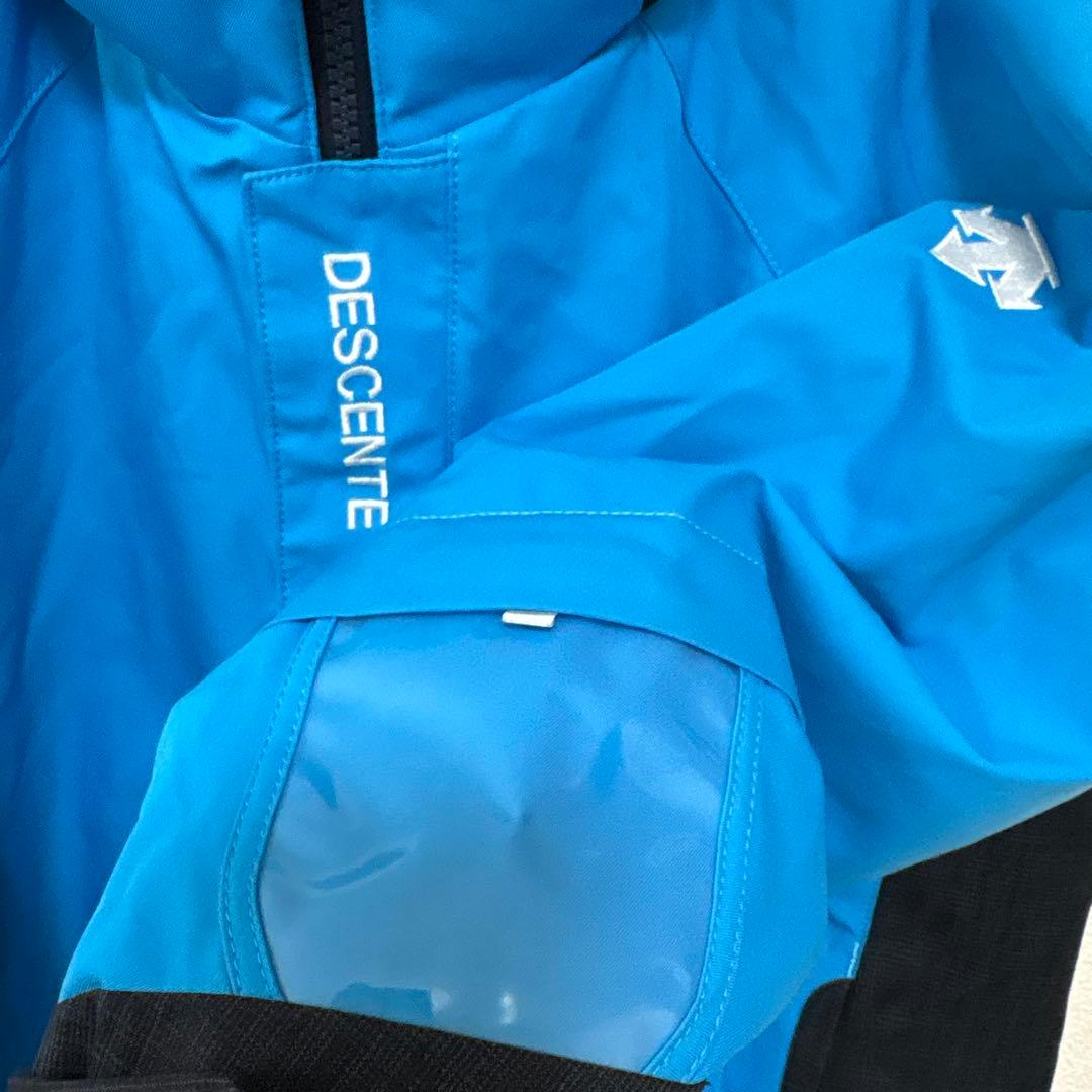 DESCENTEデサント120㎝スキーウェア　スノボ雪遊び
