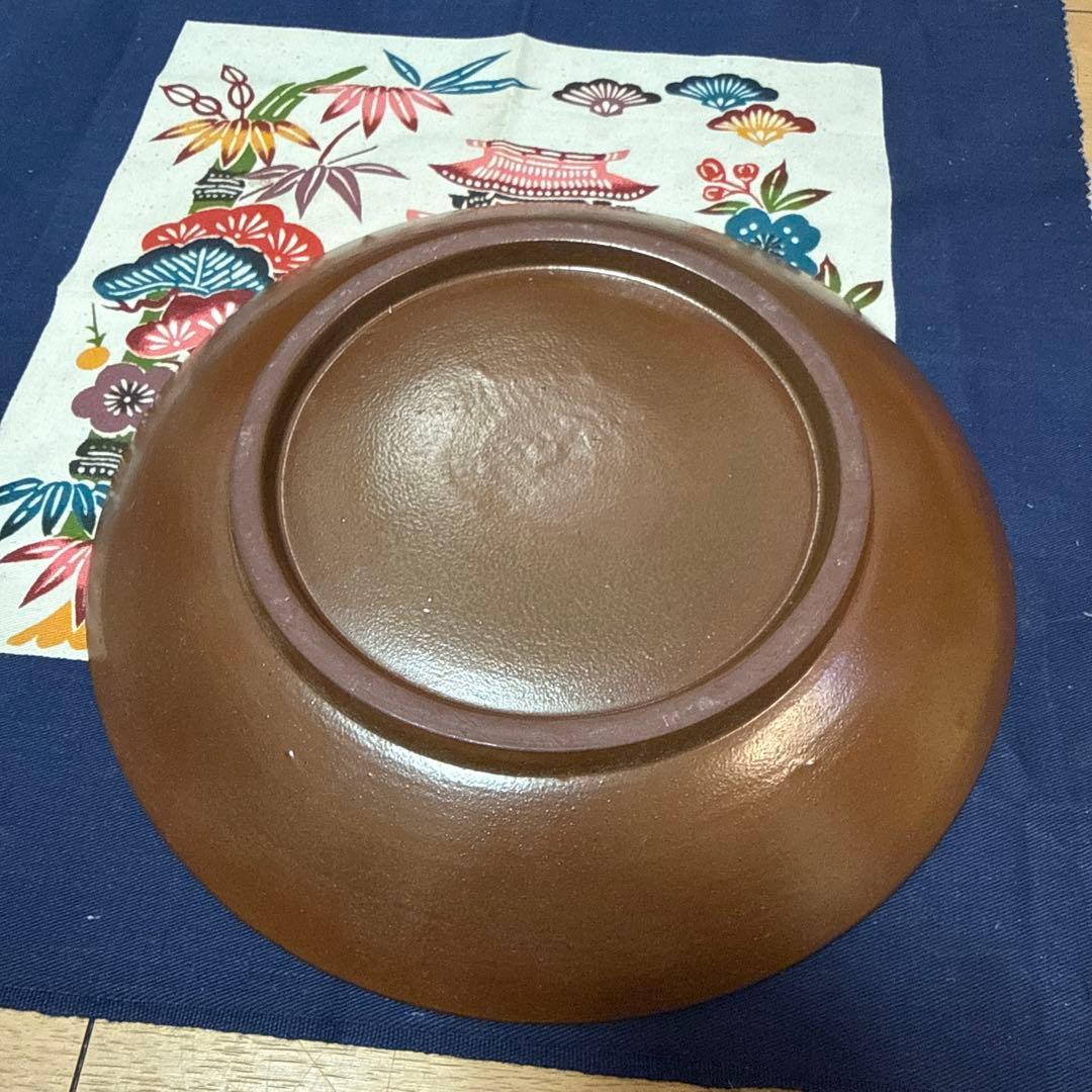 魚文の大皿　やちむん