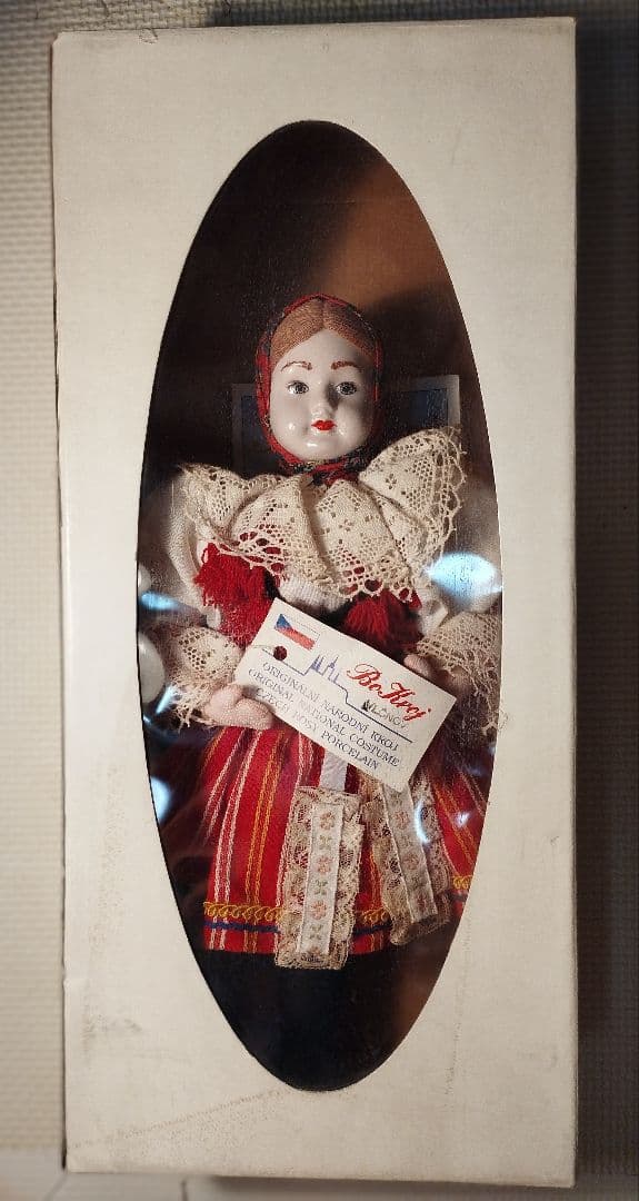 チェコスロバキア アンティークドール 少女 民族衣装 レース 刺繍 希少価値