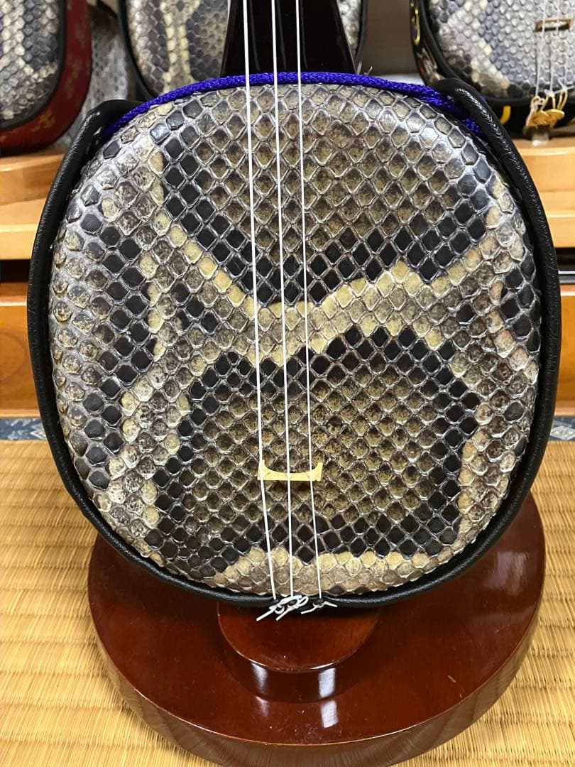 沖縄三線上質クルチ真壁型本皮一枚張りスンチ塗り期間限定