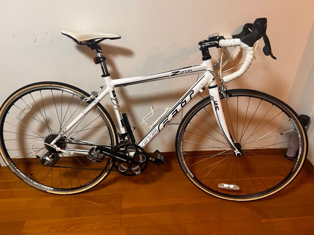 価格破壊！FELT Z95 ロードバイク ホワイト