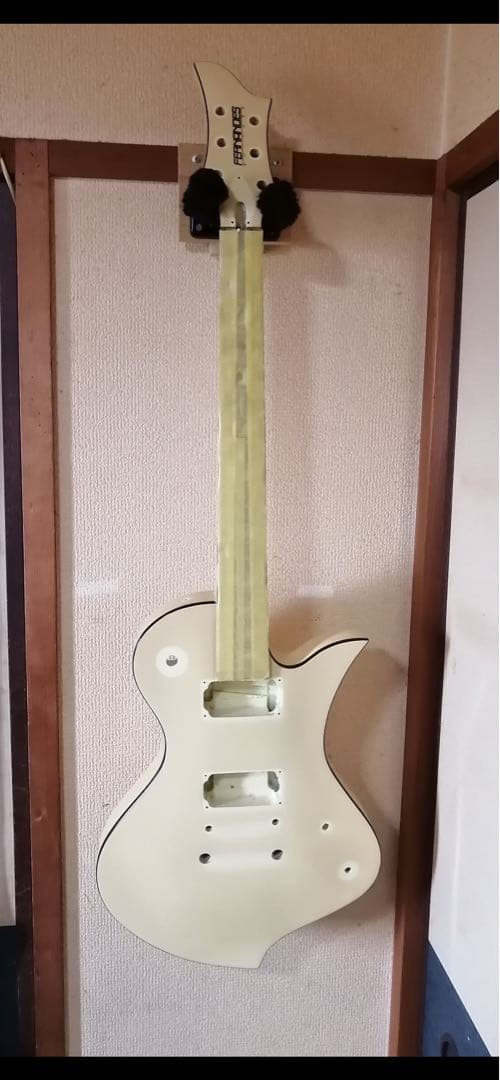 ジャンク フェルナンデス RAVELLE 塗装剥がし途中