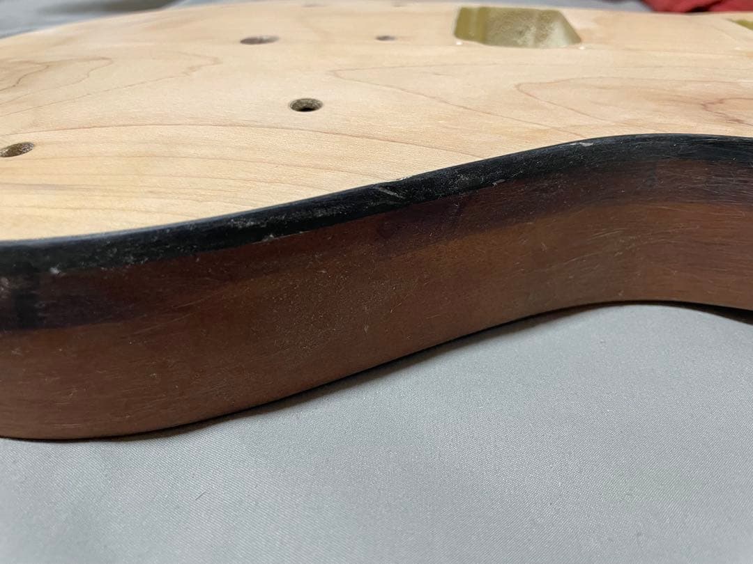 ジャンク フェルナンデス RAVELLE 塗装剥がし途中