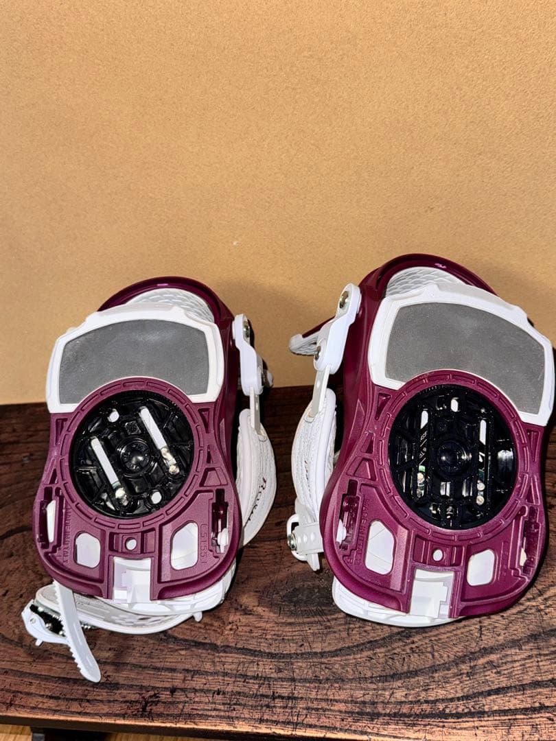 Union Rosa スノーボードビンディング ホワイト/パープル