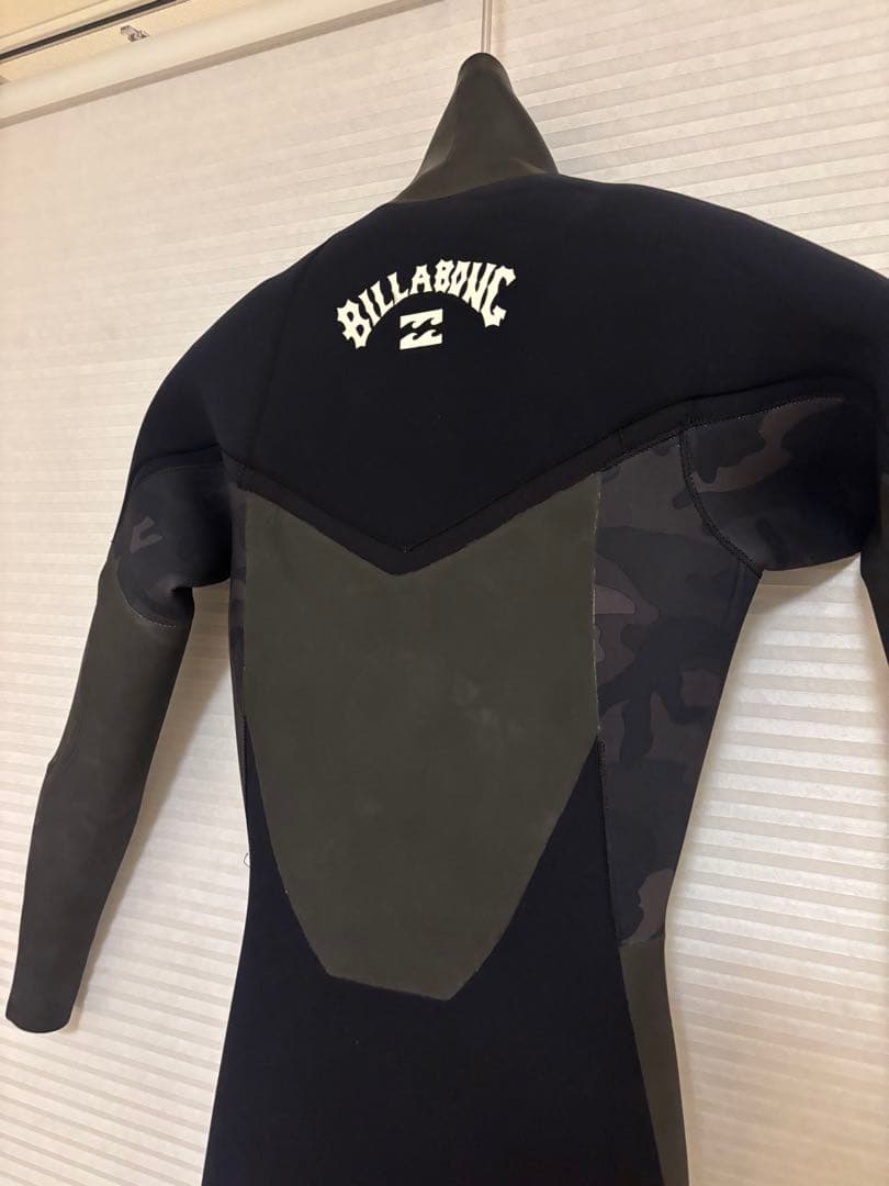 未使用BILLABONG セミドライ ウェットスーツ Lサイズ5mm×3mm