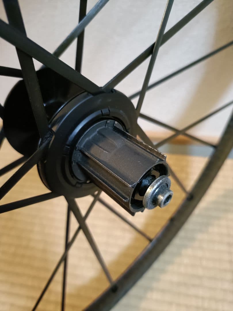 MAVIC COSMIC カーボンリア