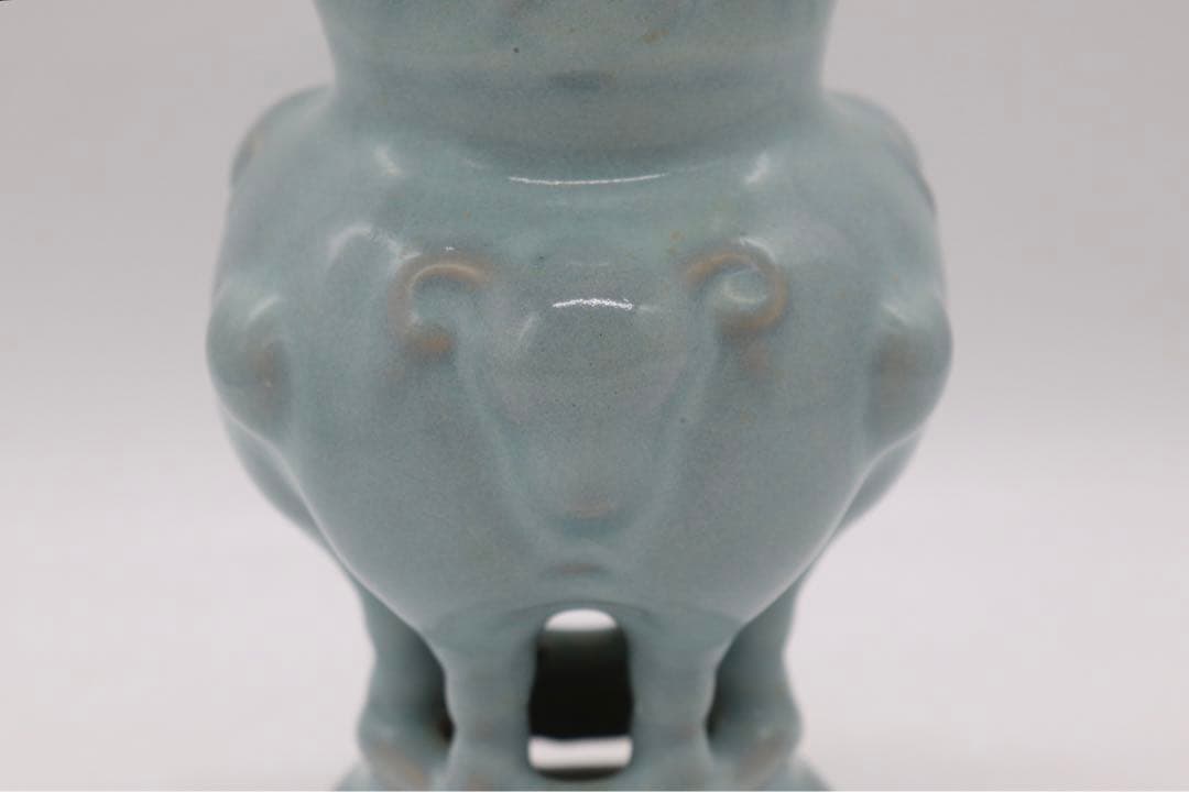 中国　青磁瓶　羊　送料込み0523