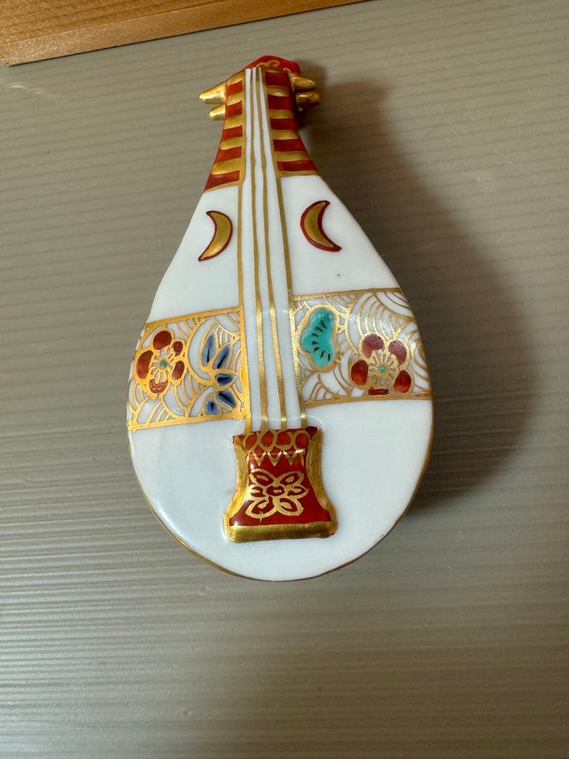 2715 茶道具 香合 色絵 琵琶　高野昭阿弥作　共箱