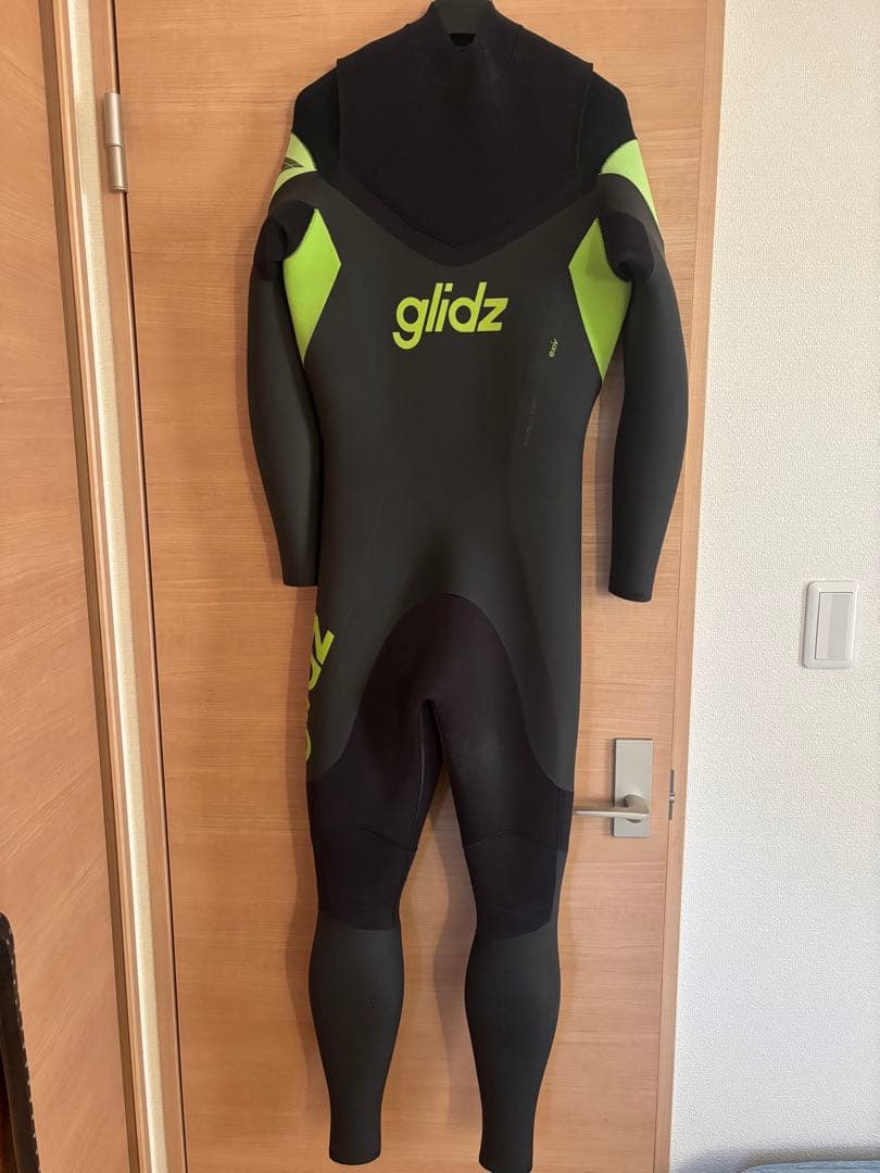 glidz セミドライスーツ ブラック/グリーン　5㎜3㎜