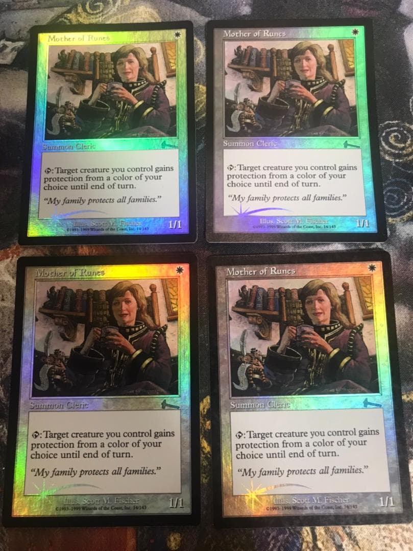 MTG　《ルーンの母》　ULG版　Foil　英語　4枚セット