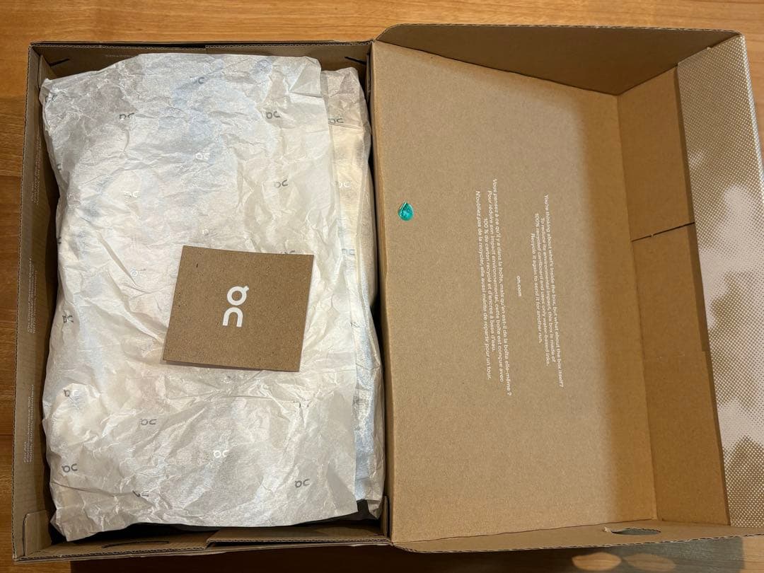 ウォーキング・ランニングウェア ON CLOUDMONSTER VOID womon8.5