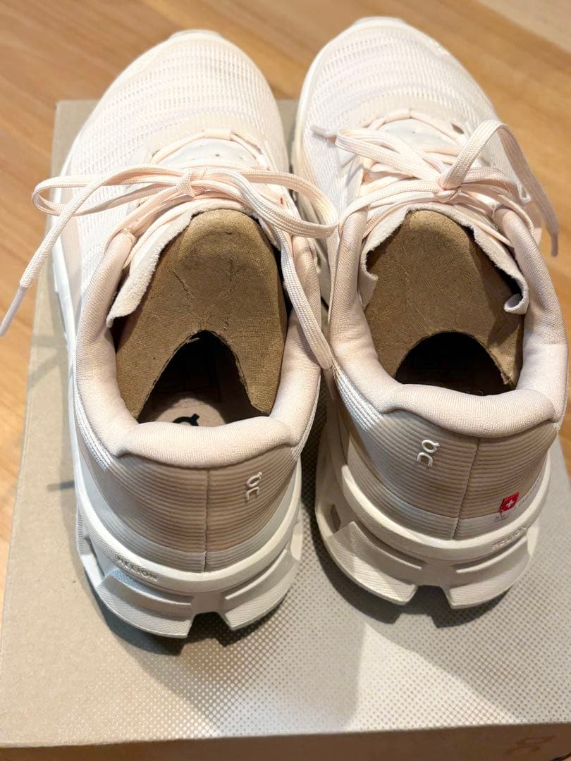 ウォーキング・ランニングウェア ON CLOUDMONSTER VOID womon8.5