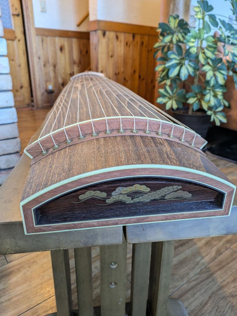 琴　和楽器　弦楽器 13弦　すだれ彫り　口絵　美木目