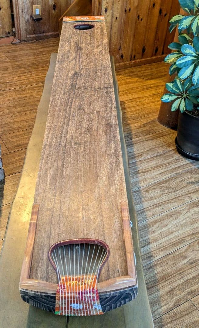 琴　和楽器　弦楽器 13弦　すだれ彫り　口絵　美木目