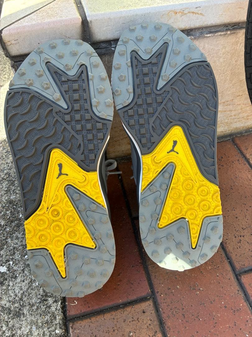 Puma スニーカー グレー イエローゴルフシューズ