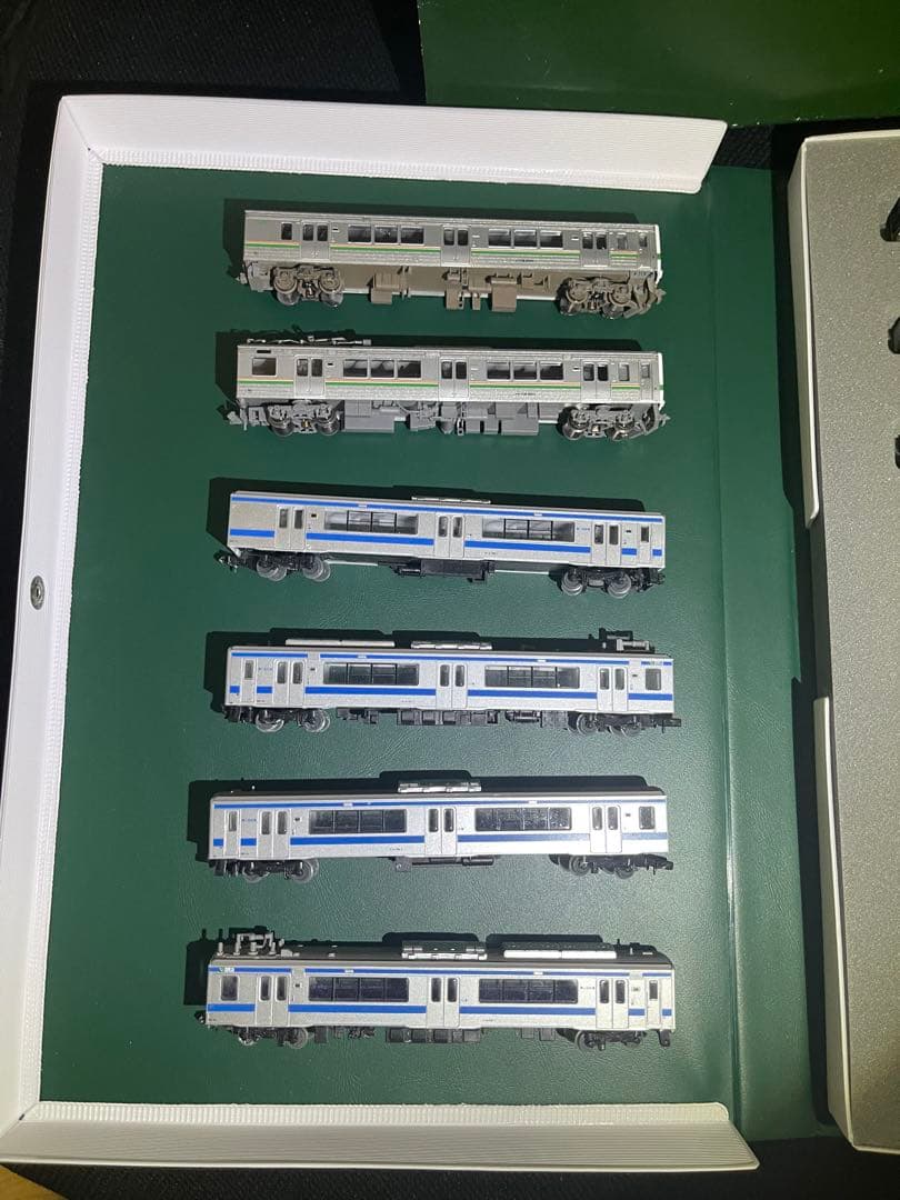 Nゲージ　ジャンク品まとめ売り 車両14両と空ケース２つ