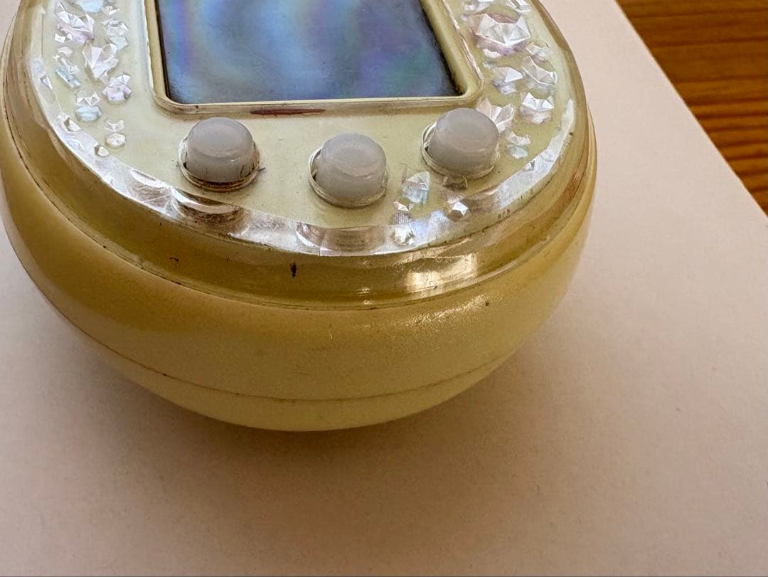 たまごっちピース Tamagotch P's 本体 電池入り