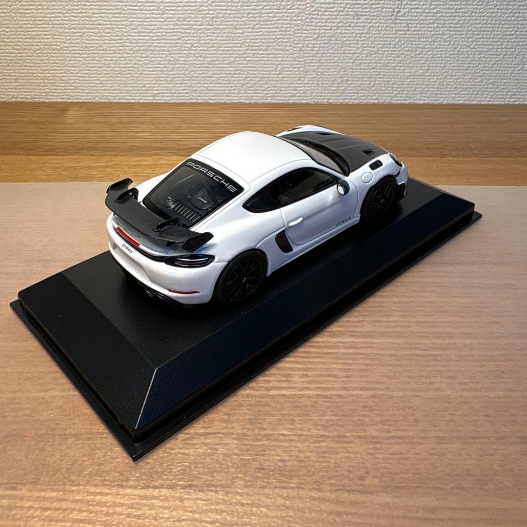 ミニチャンプス　ポルシェ　ケイマン　GT4 RS 1/43 ミニカー　ホワイト