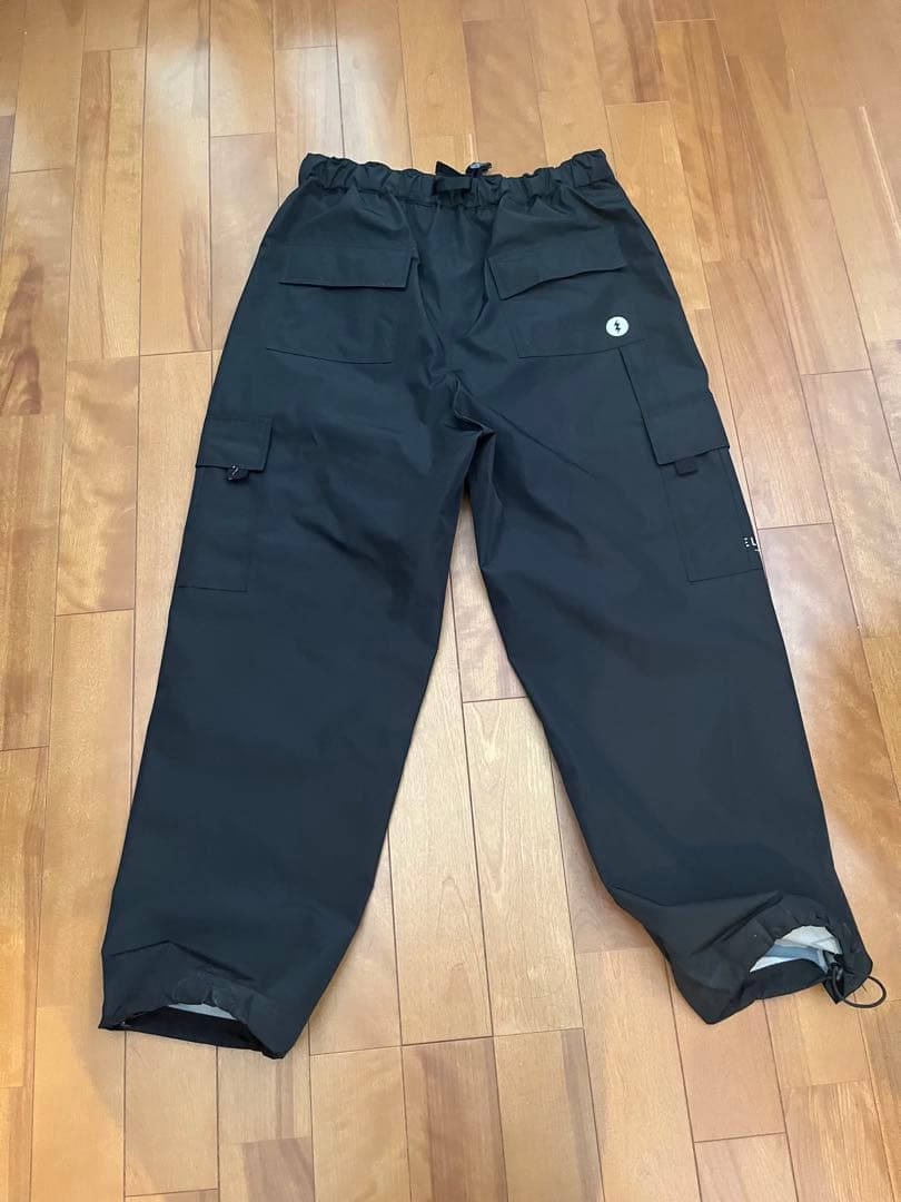 エレクトリック　セットアップ　マウンテンジャケット　マウンテンパンツ　大きめ