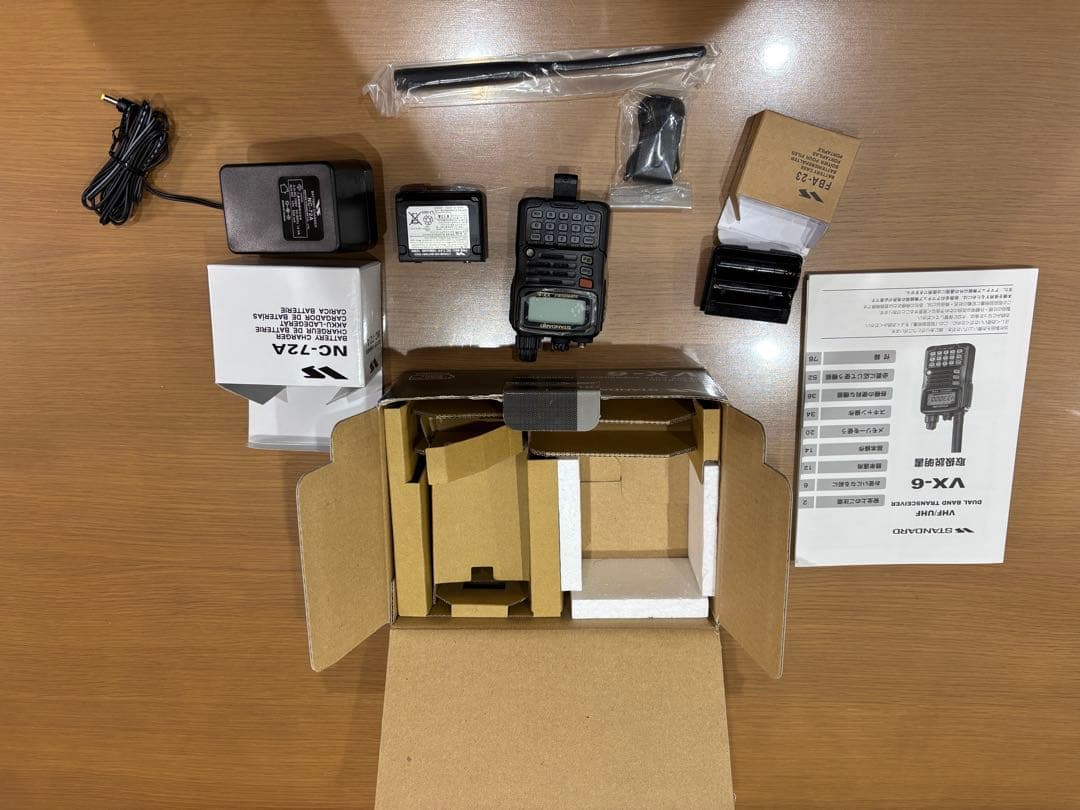 VX-6 デュアルバンドトランシーバー