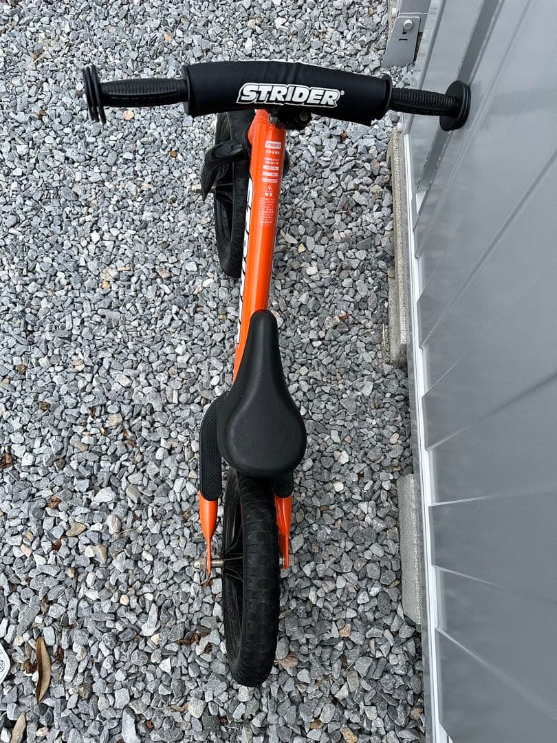 ストライダー　オレンジ　スポーツ　12インチ　スタンド付き