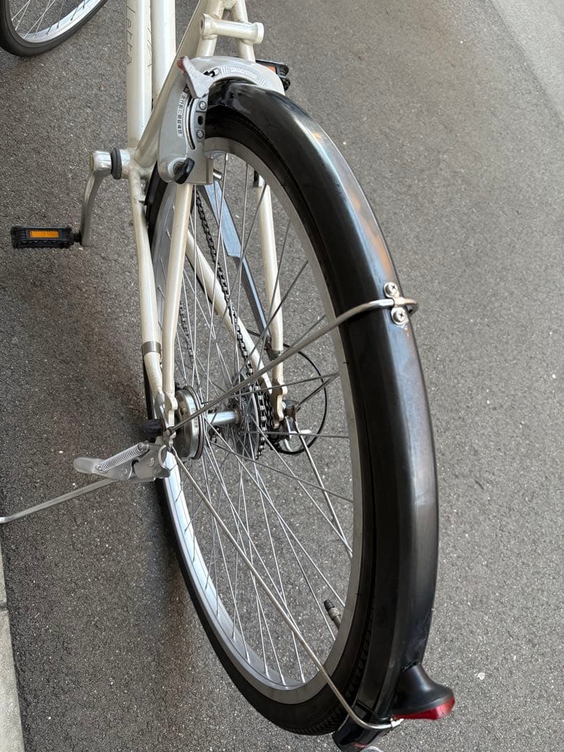 ブリヂストン　White