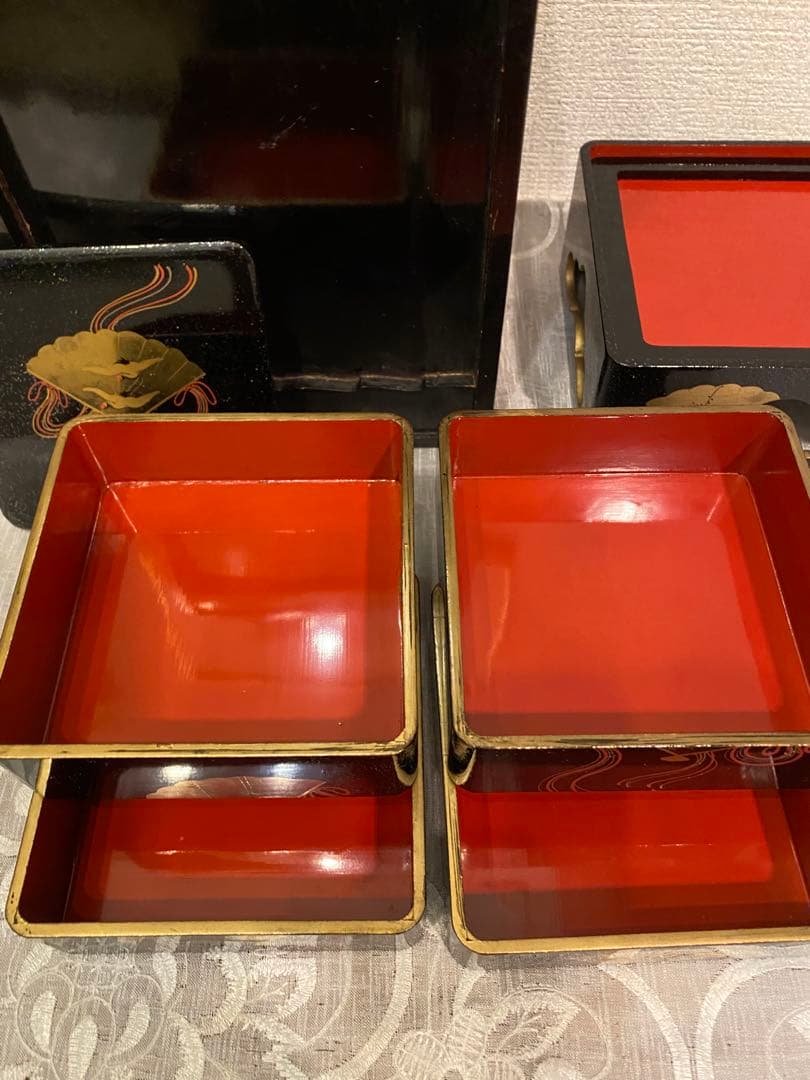 小型　４段重箱　青貝漆　台付　骨董品