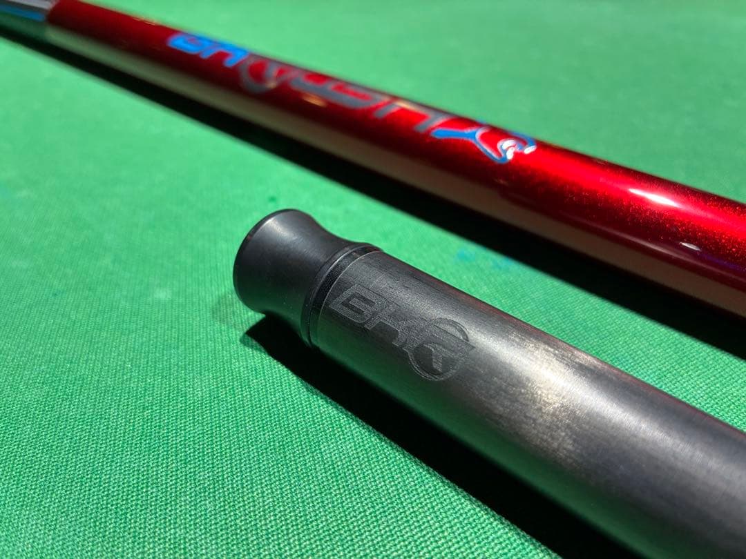 ブレイクキュー　プレデター　BK-RUSH RED Sports Grip