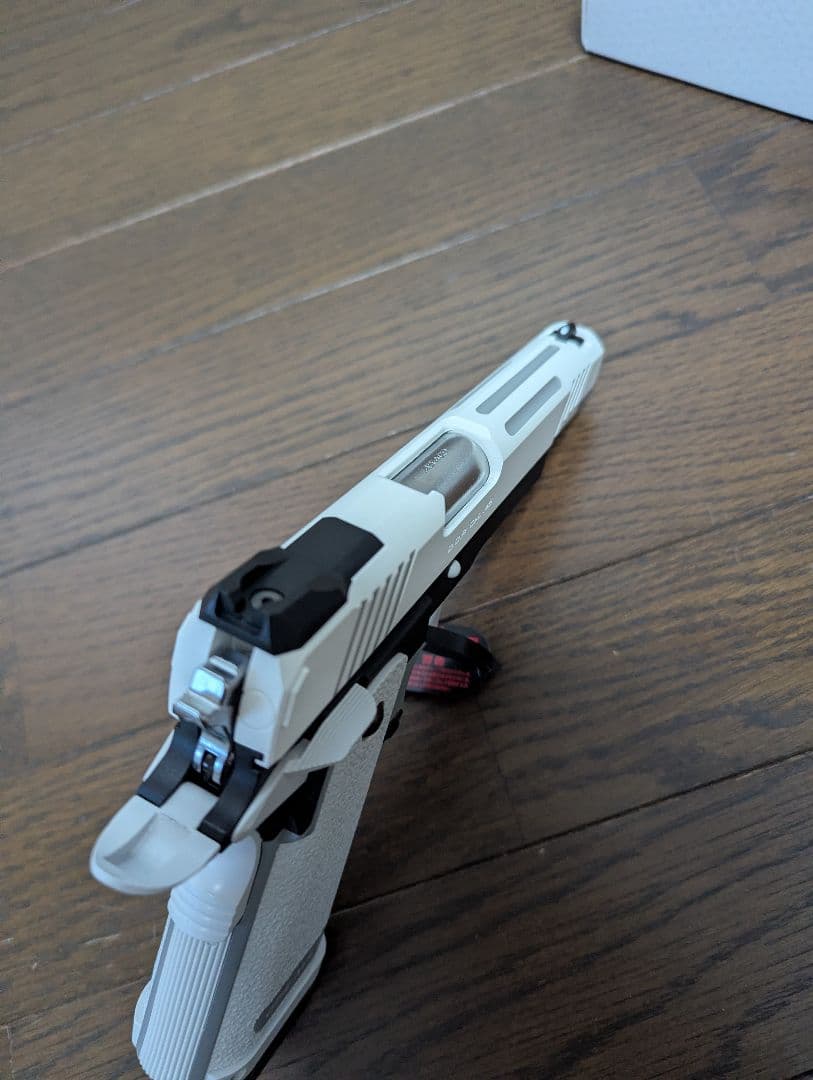 東京マルイ　ハイキャパ D.O.R ホワイト