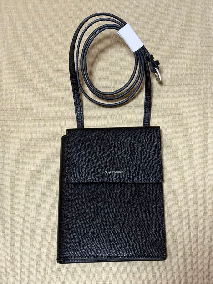 ペッレモルビダ パスポートケース ブラック　BARCA PMO-BA523