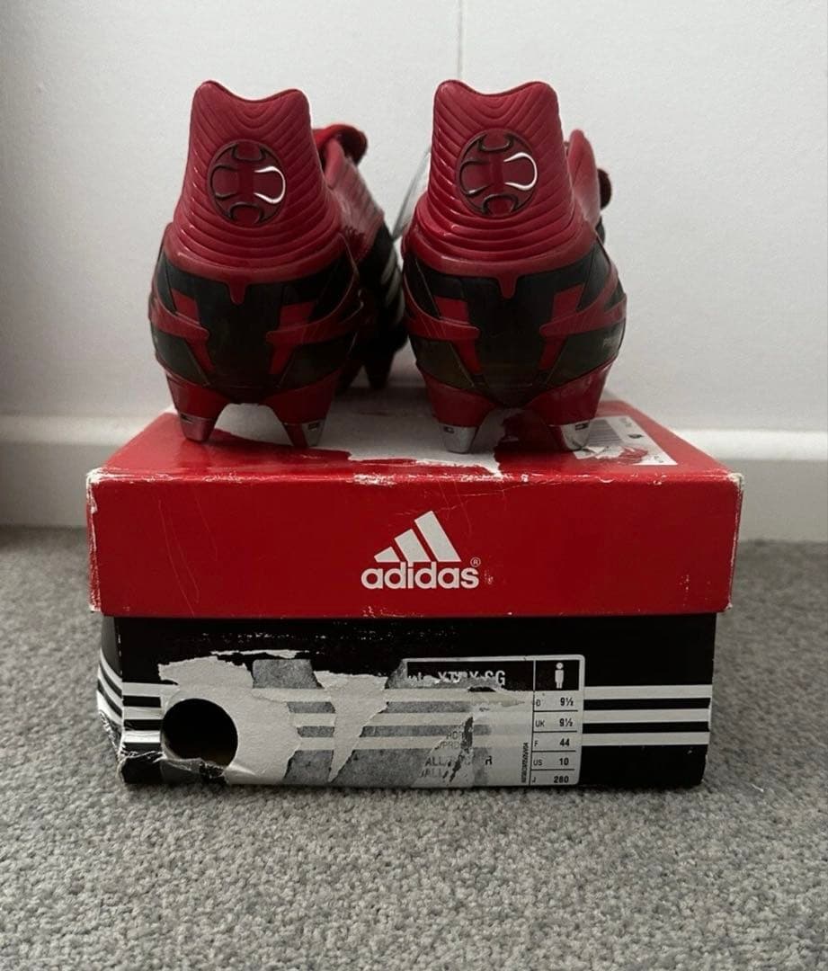 アディダス　プレデター　アブソリュート　サッカースパイク　新品未使用　28cm