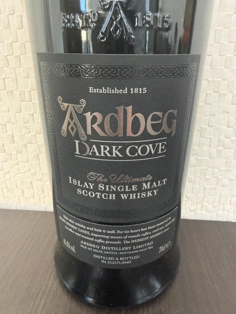 アードベッグ ダークコーヴ スコッチウイスキー 700ml　46.5％