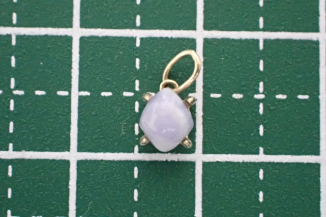 糸魚川翡翠　姫川　ラベンダー　10金　ペントップ　送料無料