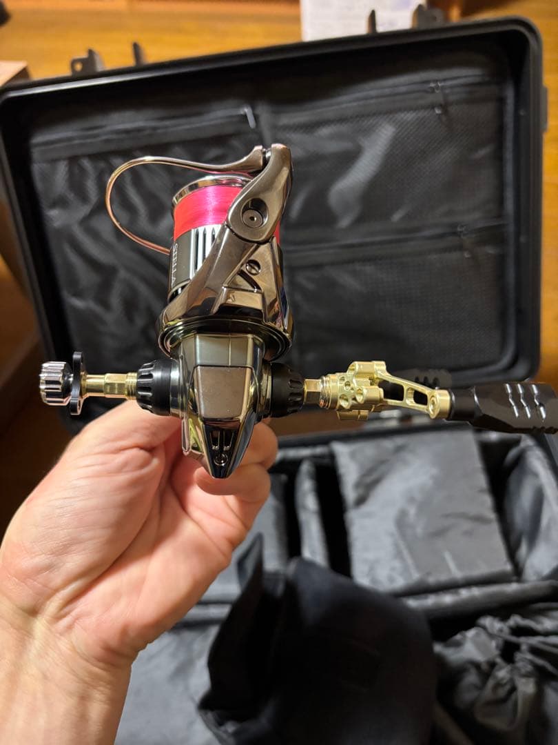 新年価格:新品未使用22STELLA c1000箱付き。34ハンドルセット