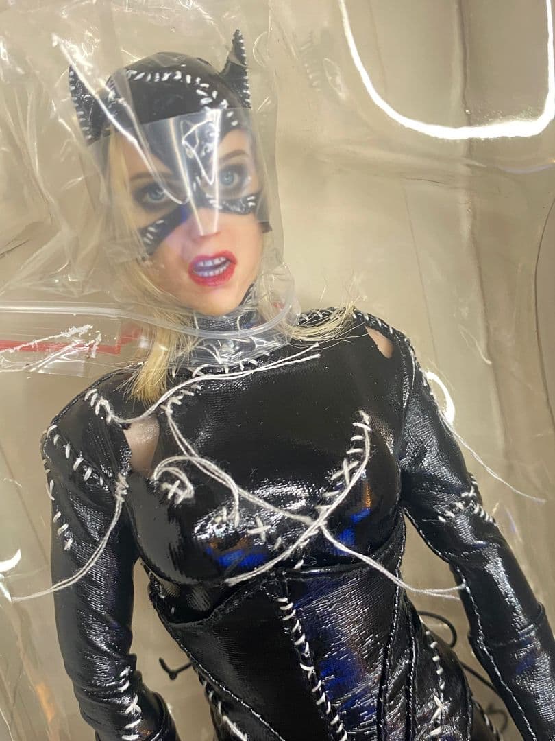 Supermadtoys 1/6 キャットウーマン／バットマン 戦闘後版