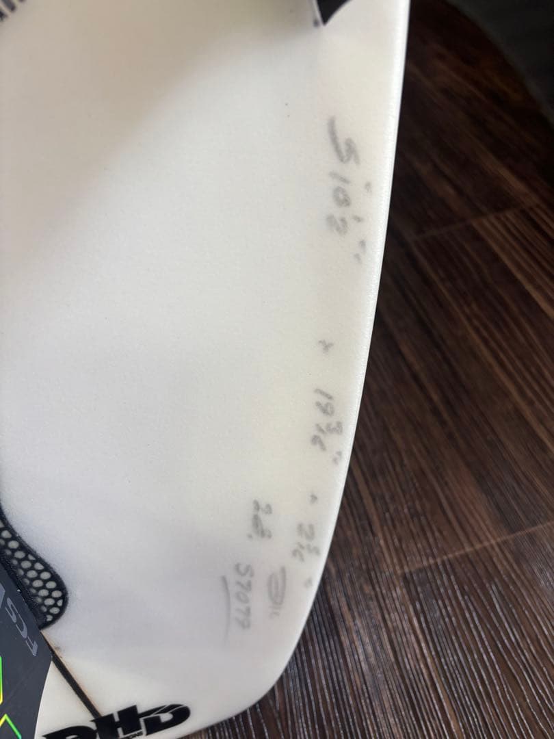 DHD5.10 5回使用の美品/フィン/ケース付き/ショートボードサーフボード