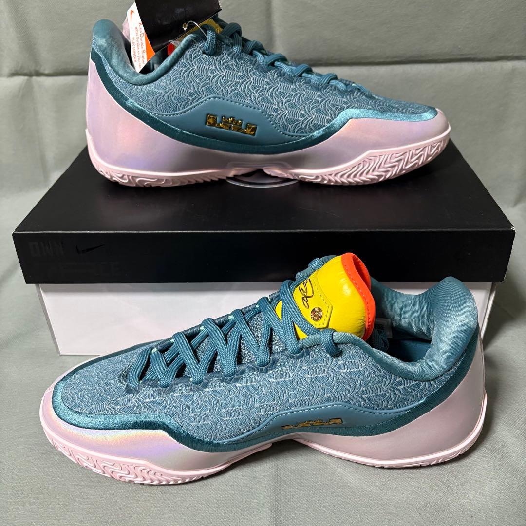 ナイキ　レブロン 23 マイアミ　トゥワイス　グリーン　ピンク　緑　青　ブルー