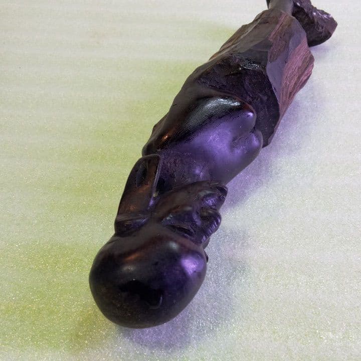 マコンデ族の黒檀男女像