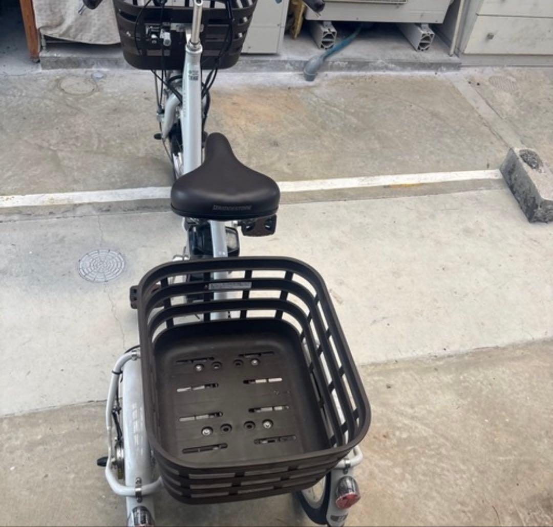 RIKUTTO 電動アシスト 三輪車 グレー