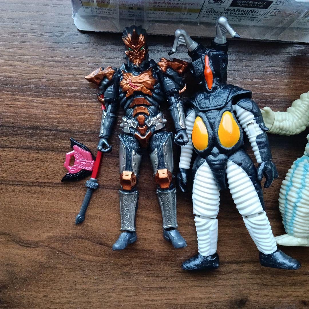 ウルトラマン　怪獣　アクション　フィギュア　バンダイ